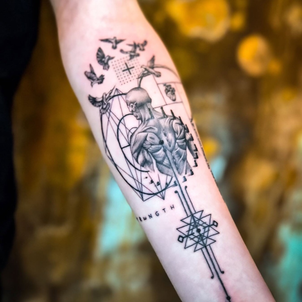Tatuaż koncepcyjny (concept tattoo) — studio Mannaz Jelenia Góra